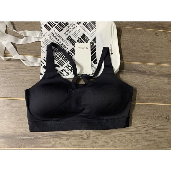 New Women's Lululemon Fine Form Bra - Black - $78 MSRP - - Picture 2 of 5